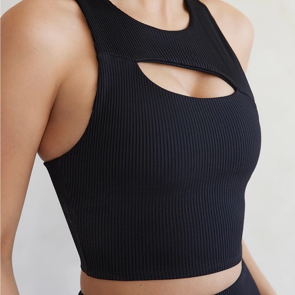 NWOT CARBON38 Cut Out Halter Neck Ribbed Cami - Picture 2 of 7